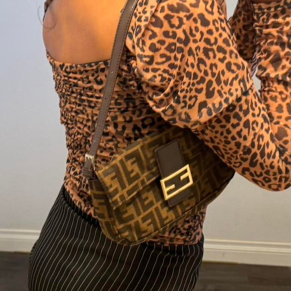 crop top - Picture 4 of 5